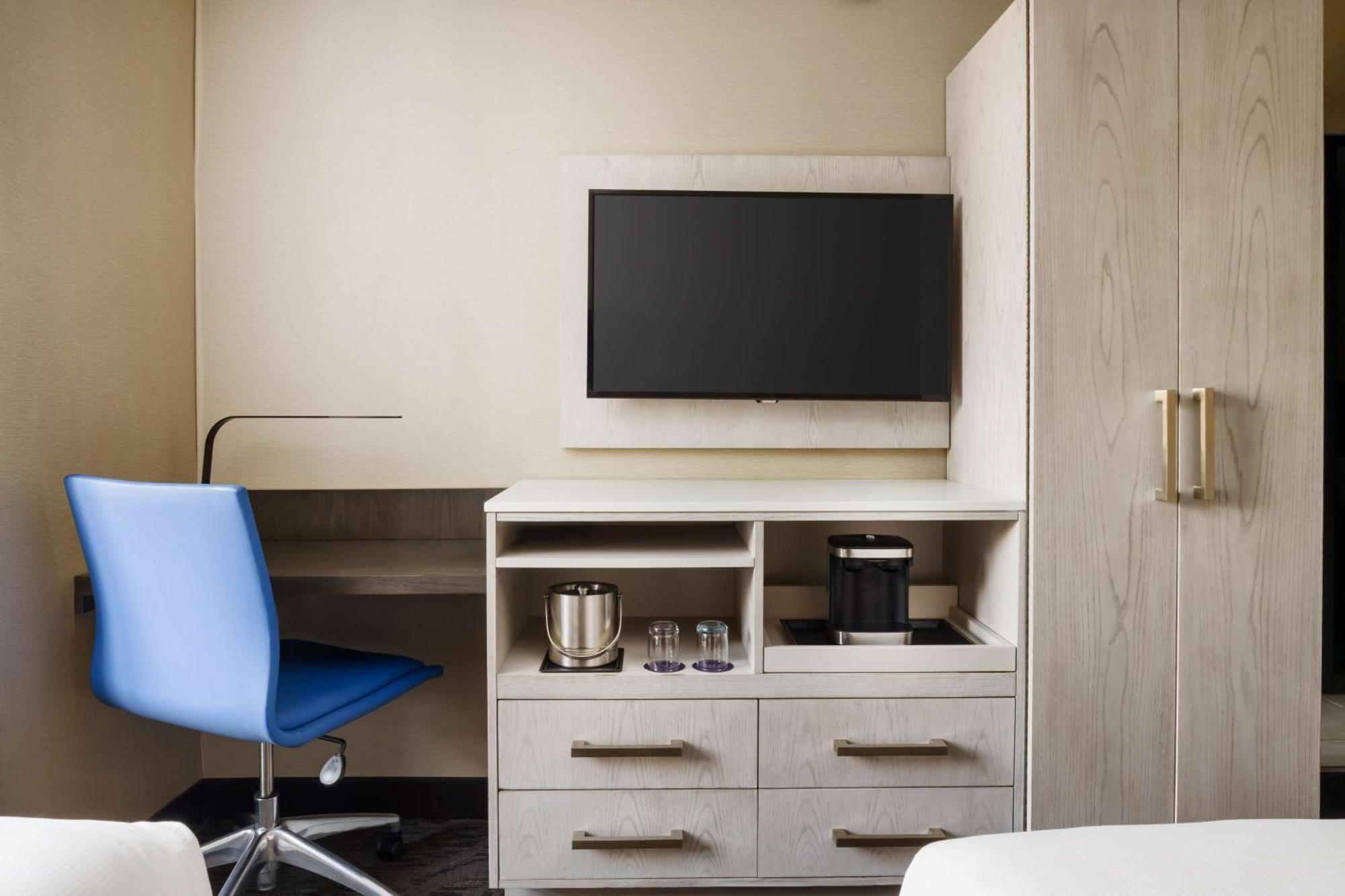 Hotel Doubletree By Hilton Times Square West 4*